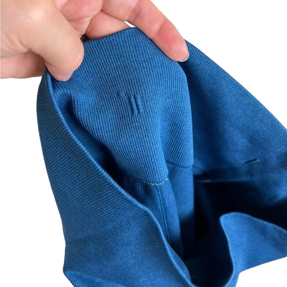 Lululemon • Seamlessly Street Crop - Picture 13 of 13